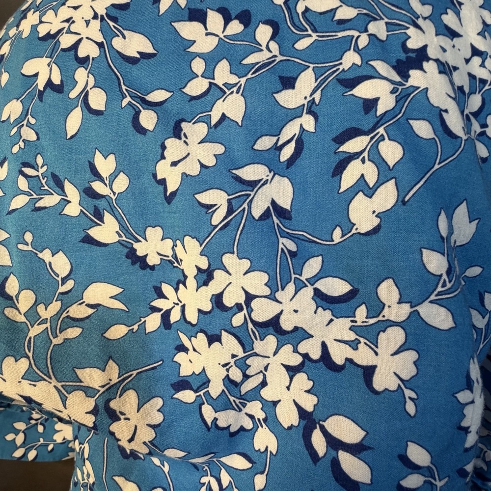 Draper James Blue Floral Wrap Dress Size 4 Feminine Ruffle Hem Lined. Necklace. - Picture 5 of 8